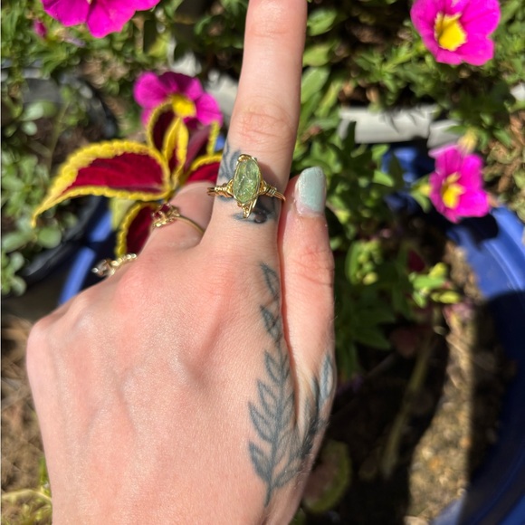 Green apatite ring - Picture 3 of 4